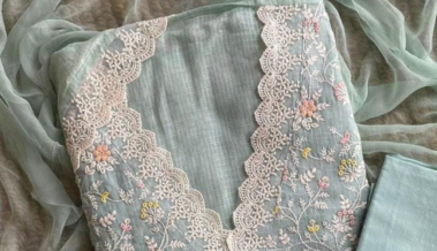 "The Evolution of Traditional Kurtis: From Heritage Roots to Modern Trends"